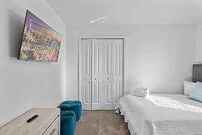 Spacious 5BR Home With Pool Near Top Attractions