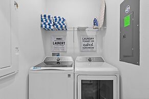 Spacious 5BR Home With Pool Near Top Attractions