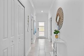 Spacious 5BR Home With Pool Near Top Attractions