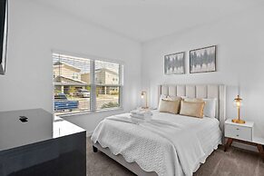 Spacious 5BR Home With Pool Near Top Attractions