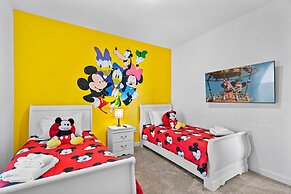 Spacious 5BR Home With Pool Near Top Attractions