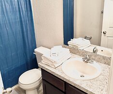 3 Bed Home 5 Mins to JAX Airport & Zoo