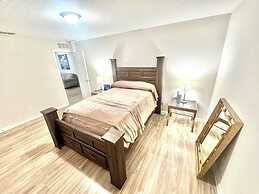 3 Bed Home 5 Mins to JAX Airport & Zoo