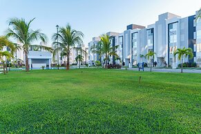 Acapulco Penthouse with 2 Bedrooms Pool