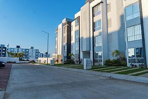 Acapulco Penthouse with 2 Bedrooms Pool