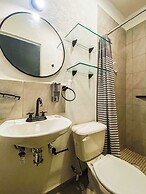 Acapulco Penthouse with 2 Bedrooms Pool