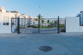 Acapulco Penthouse with 2 Bedrooms Pool