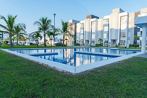 Acapulco Penthouse with 2 Bedrooms Pool