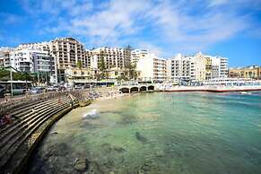 Modern Ensuite Rooms Near Balluta Bay