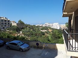 Modern Ensuite Rooms Near Balluta Bay