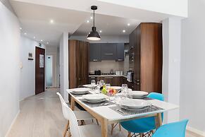 Modern Ensuite Rooms Near Balluta Bay