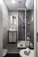 Modern Ensuite Rooms Near Balluta Bay