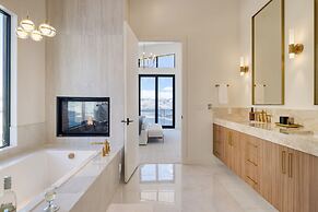 Orion by Avantstay Luxury 5bdr Ski Home w Views Minutes to Deer Valley