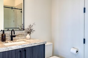 Orion by Avantstay Luxury 5bdr Ski Home w Views Minutes to Deer Valley