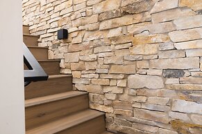 Orion by Avantstay Luxury 5bdr Ski Home w Views Minutes to Deer Valley