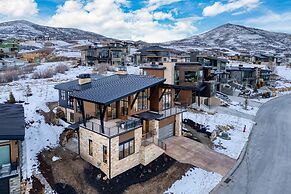 Orion by Avantstay Luxury 5bdr Ski Home w Views Minutes to Deer Valley
