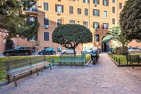 Rome Termini Caesar Coulour Suite