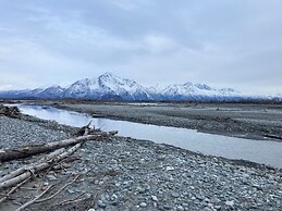 Knik Wilderness Getaway