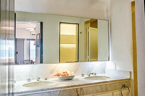 Flat with Unbeatable Views & 2 Bedrooms