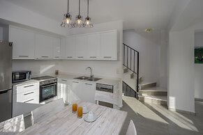 Blue Hills Villas by Estia White 3