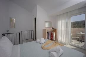 Blue Hills Villas by Estia White 3