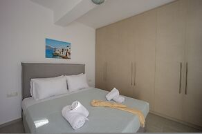 Blue Hills Villas by Estia White 3