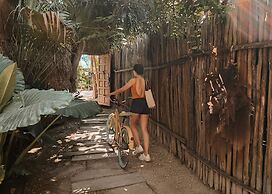 Hippie Chit Jungle Hotel