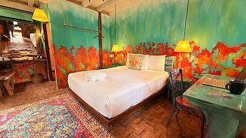Hippie Chit Jungle Hotel