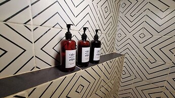 Hippie Chit Jungle Hotel