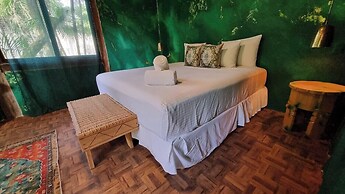 Hippie Chit Jungle Hotel