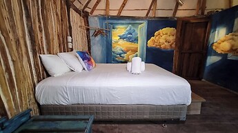 Hippie Chit Jungle Hotel