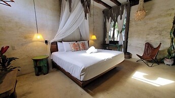 Hippie Chit Jungle Hotel