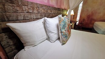 Hippie Chit Jungle Hotel