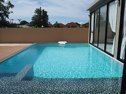 Baan First Pool Villa