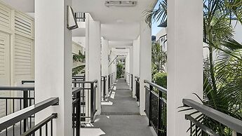 Luxe Oceanfront Haven with a Rooftop Spa