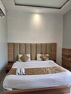 Avadh Sunshine Palace Hotel & Resort
