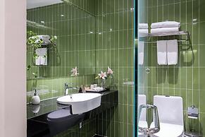 M Village Hotel Ly Tu Trong