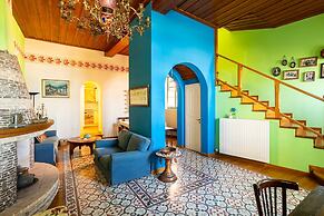 Beachfront Serenity - Petalidi s Moorea Gem