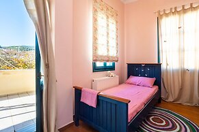 Beachfront Serenity - Petalidi s Moorea Gem