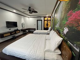 Dream 1985 Hotel