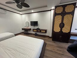 Dream 1985 Hotel