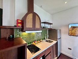 Maison Nha Truc Bach Lake