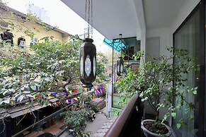 Maison Nha Truc Bach Lake