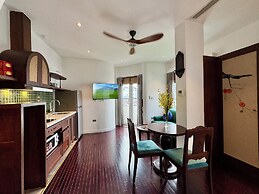 Maison Nha Truc Bach Lake