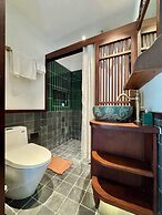 Maison Nha Truc Bach Lake