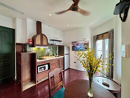 Maison Nha Truc Bach Lake