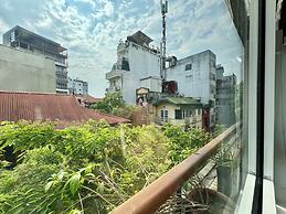 Maison Nha Truc Bach Lake