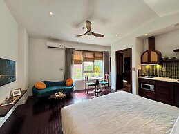 Maison Nha Truc Bach Lake