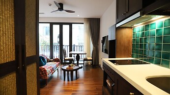 Maison Nha Truc Bach Lake