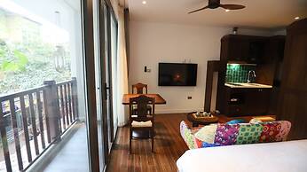 Maison Nha Truc Bach Lake